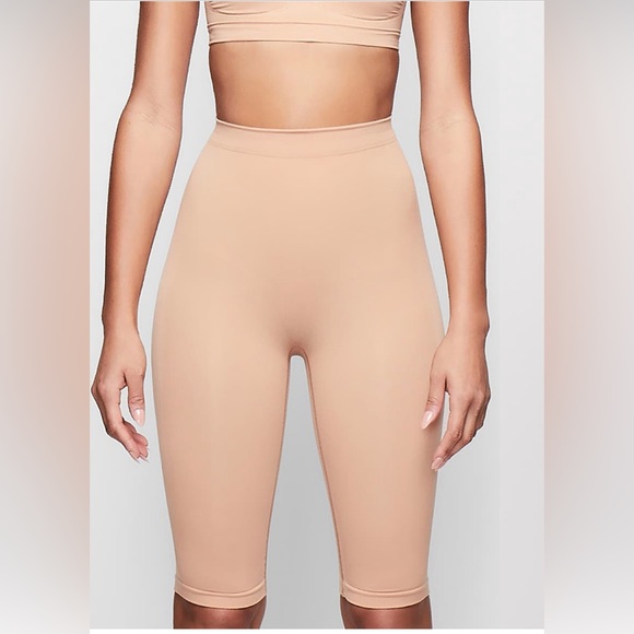 SKIMS Other - Skims Sculpting Above the Knee Shorts sz XXS/XS OCHRE color